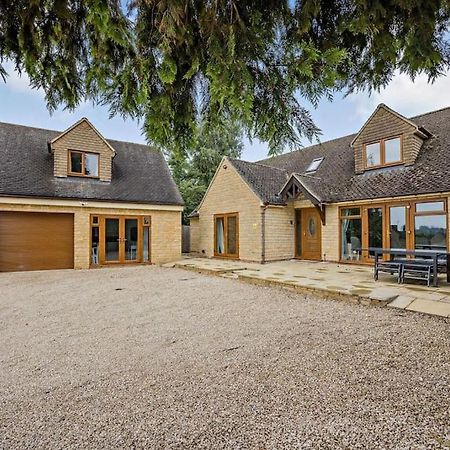 Beautiful 4-5 Bedroom Village House With Rural Views Salford  Exteriér fotografie