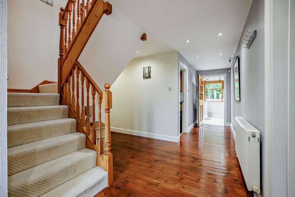 Beautiful 4-5 Bedroom Village House With Rural Views Salford  Exteriér fotografie